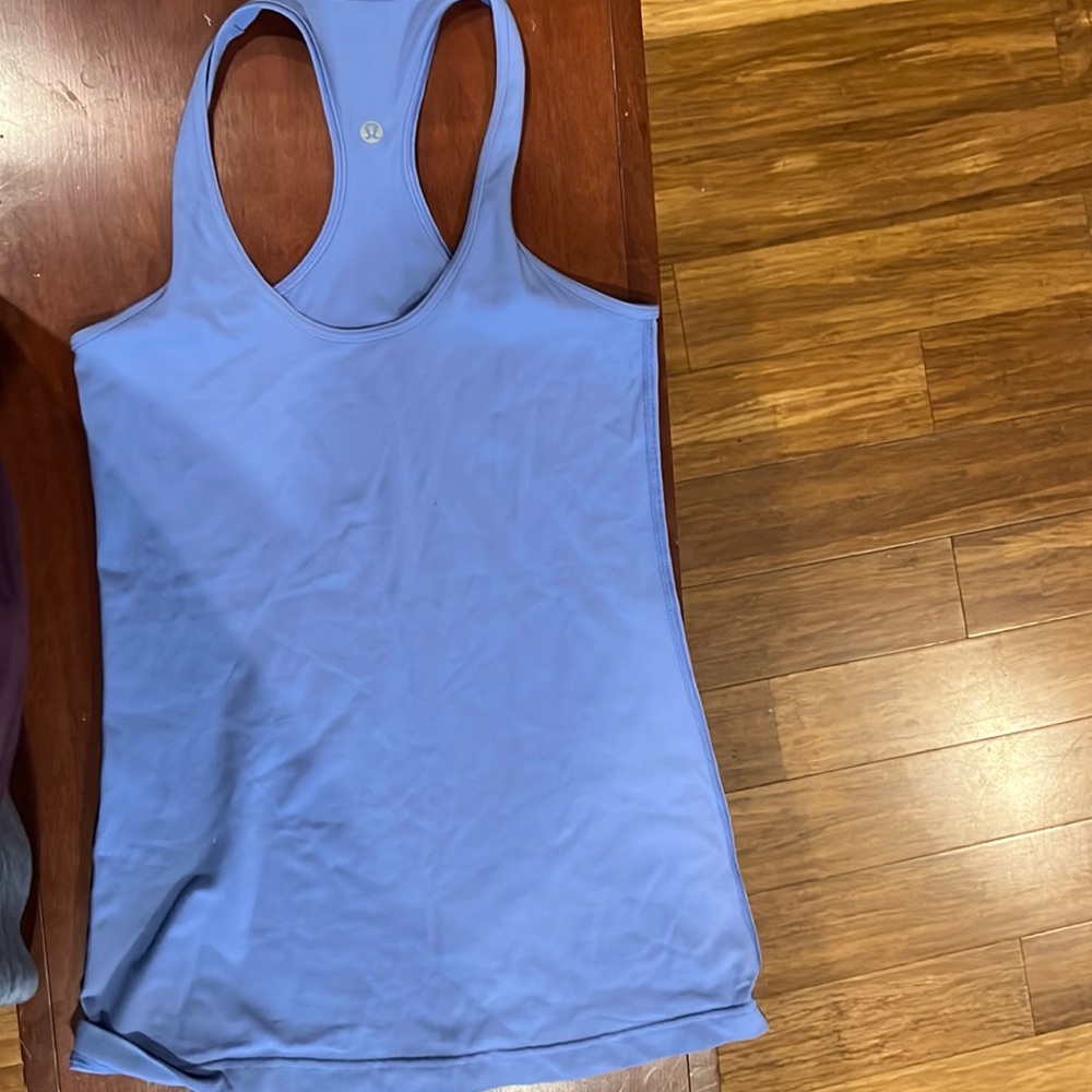 Lululemon work out tank.